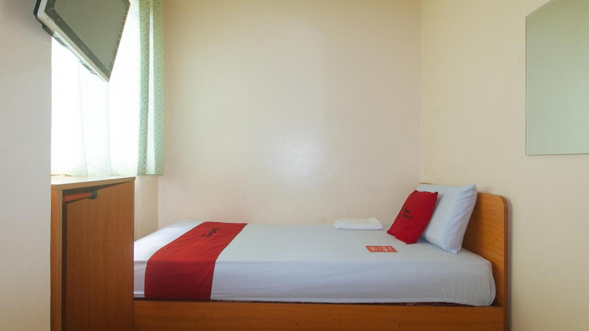 Reddoorz @ Asiana Pension Inn 만다웨 시 외부 사진