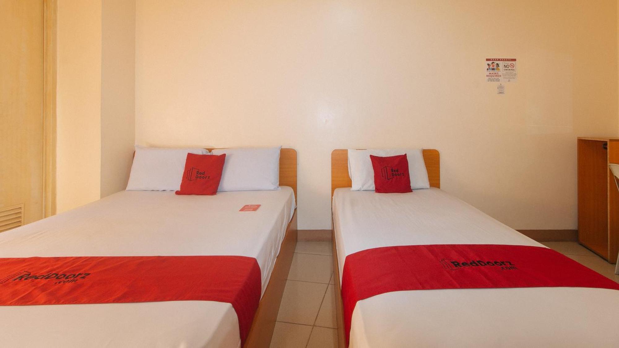 Reddoorz @ Asiana Pension Inn 만다웨 시 외부 사진