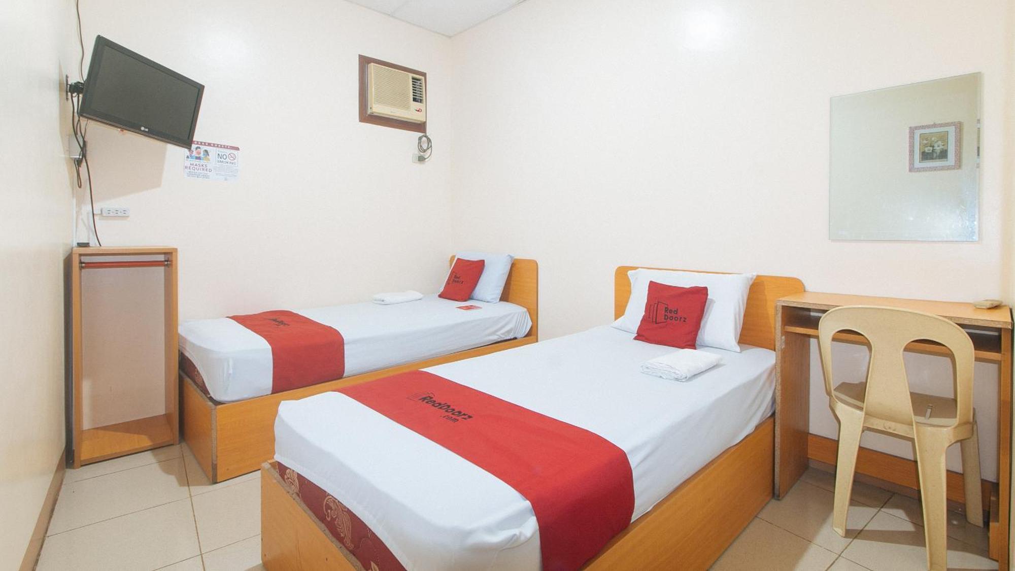 Reddoorz @ Asiana Pension Inn 만다웨 시 외부 사진