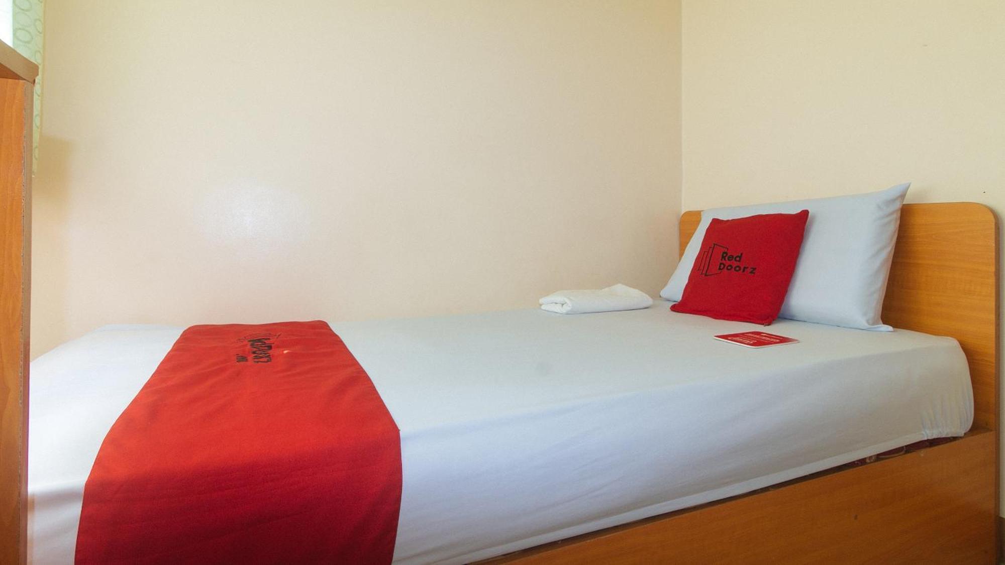 Reddoorz @ Asiana Pension Inn 만다웨 시 외부 사진